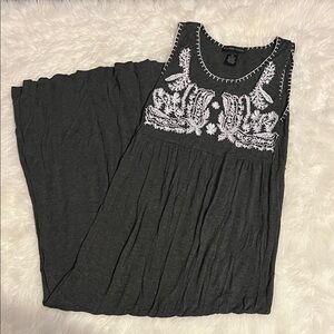 Size PM Desigh history Gray Sleeveless Maxi Dress with White Embroidery